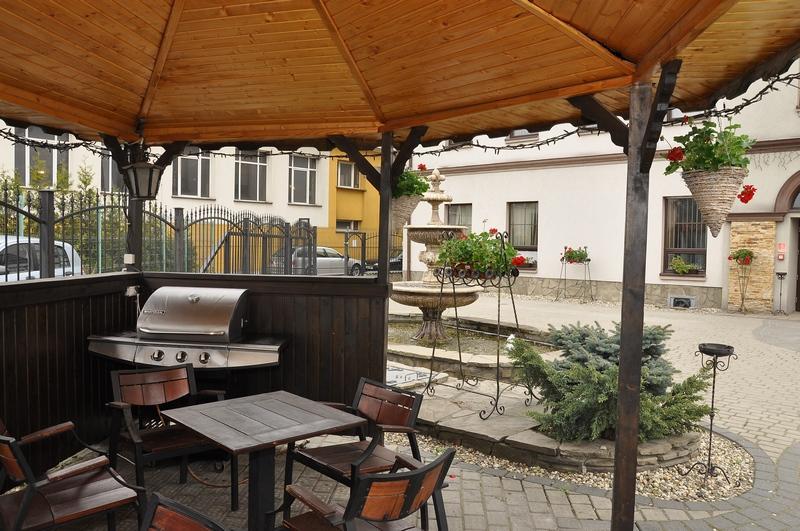 Stary Dwor Bed & Breakfast เชอวีซ ภายนอก รูปภาพ