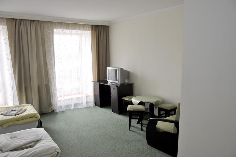 Stary Dwor Bed & Breakfast เชอวีซ ภายนอก รูปภาพ