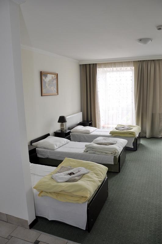 Stary Dwor Bed & Breakfast เชอวีซ ภายนอก รูปภาพ
