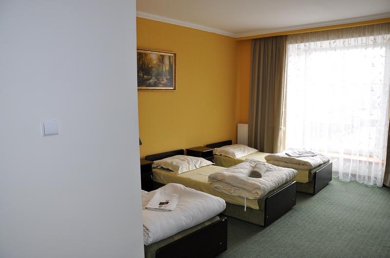 Stary Dwor Bed & Breakfast เชอวีซ ภายนอก รูปภาพ
